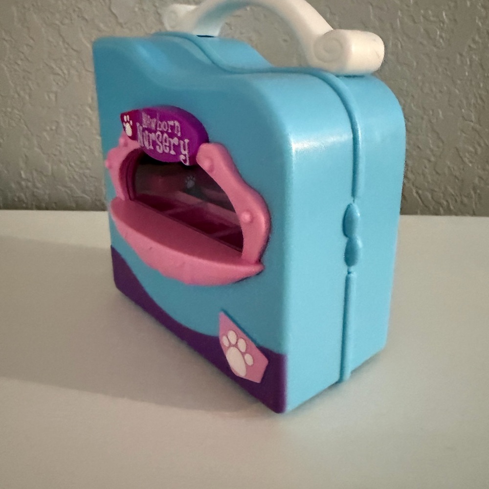 Puppy In My Pocket Newborn Nursery playset - Picture 6 of 11